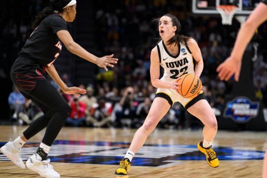 ontdek alles over de start van het basketbal final four toernooi morgen. blijf op de hoogte van de wedstrijden, teams en resultaten.