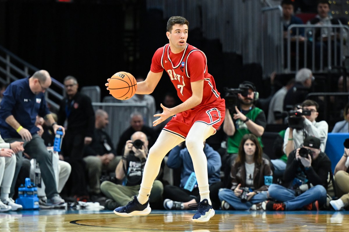 voormalig basketbalster uit wisconsin wint de euroleague en wordt uitgeroepen tot most valuable player (mvp).